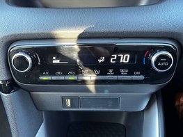 Toyota Yaris 1.5 Yaris Design HEV CVT 5dr 53