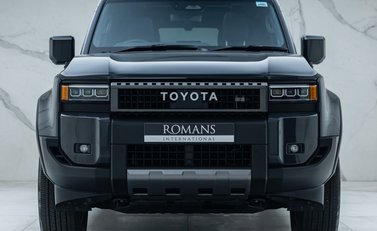 Toyota Land Cruiser Invincible 7