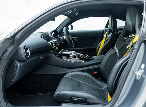 Mercedes-Benz AMG GT R Premium 13