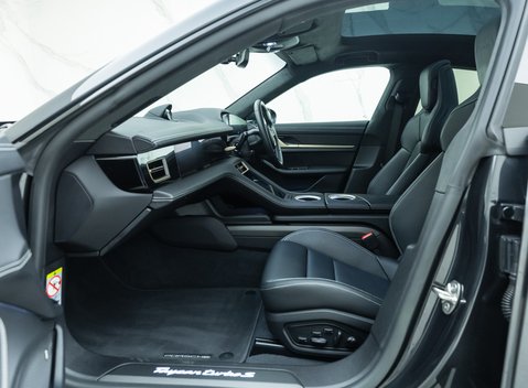 Porsche Taycan TURBO S 19