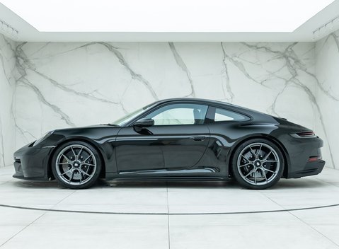 Porsche 911 GT3 Touring (992) 6