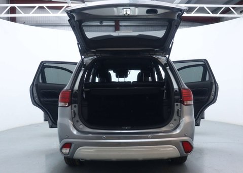 Mitsubishi Outlander 2.4h TwinMotor 13.8kWh Dynamic Safety SUV 5dr Petrol Plug-in Hybrid CVT 4WD 65
