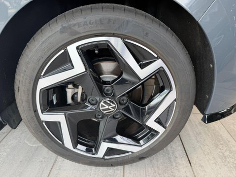 Volkswagen Golf 1.5 eTSI MHEV R-Line DSG Euro 6 (s/s) 5dr 13