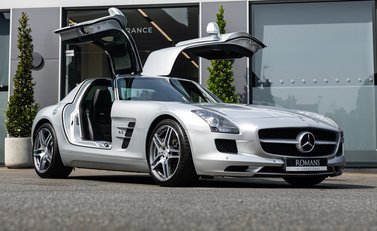 Mercedes-Benz SLS AMG 2