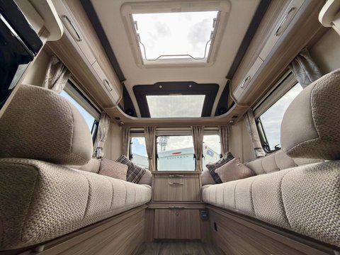 Coachman Pastiche 460 11