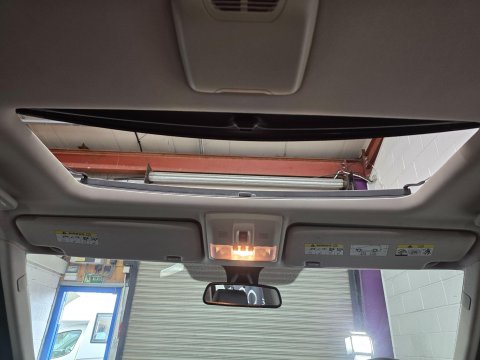 Land Rover Discovery 3.0 SD V6 HSE Auto 4WD Euro 5 5dr 29