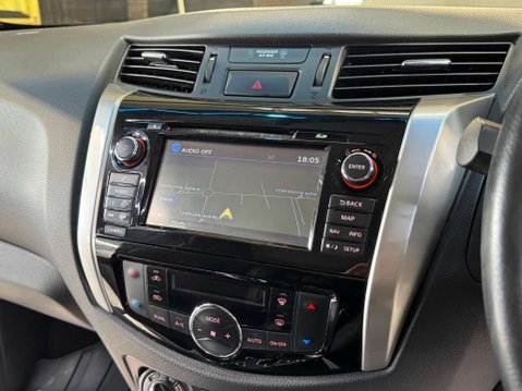 Nissan Navara 2.3 Navara Tekna dCi Auto 4WD 5dr 52