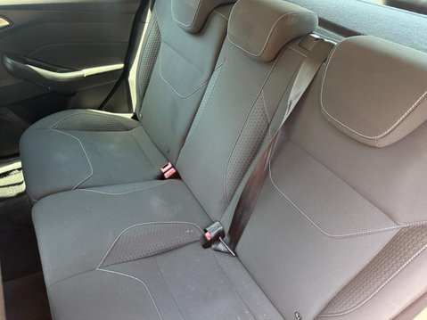 Ford Focus 1.0T EcoBoost Zetec Euro 6 (s/s) 5dr 14