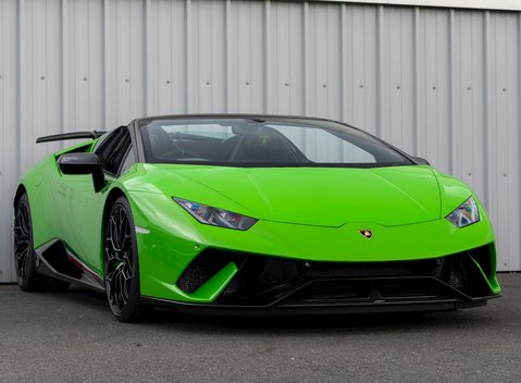 Lamborghini Huracan Spyder LP640-4 Performante 1