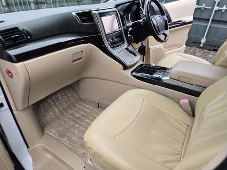 Toyota Alphard Auto+Hybrid+Ulez+7Seats 37