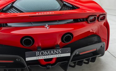 Ferrari SF90 Spider 32