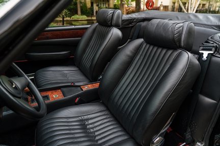 Aston Martin V8 Volante EFi 29