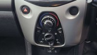 Peugeot 108 1.0 VTi Active Hatchback 5dr Petrol 2 Tronic Euro 5 Euro 5 (68 ps) 28
