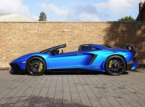 Lamborghini Aventador SV Roadster 24