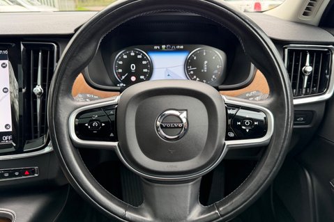 Volvo V90 D5 POWERPULSE INSCRIPTION PRO AWD -PAN ROOF - £6320 OPTIONAL EXTRAS  8