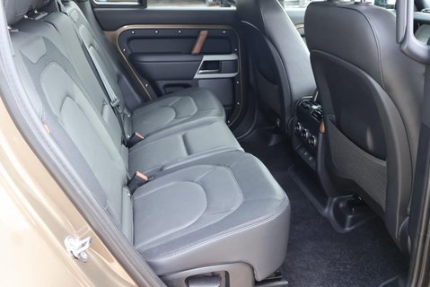 Land Rover Defender 110 D300 X-DYNAMIC HSE 7 SEATER  PRICE MATCH OFFER PREMIUM COLOUR  17