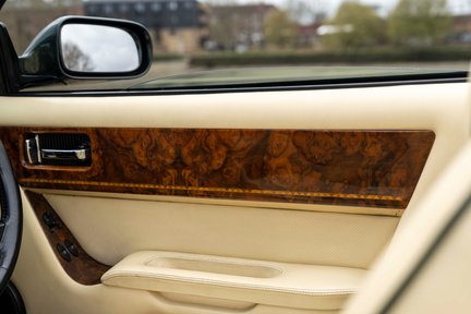 Aston Martin V8 Volante LWB 31