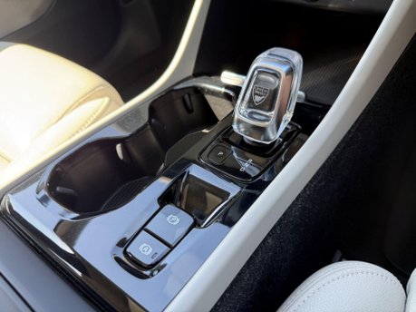 Volvo XC40 2.0 D4 Inscription Pro Auto AWD Euro 6 (s/s) 5dr 20