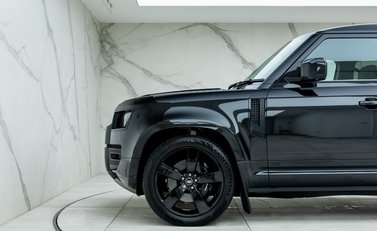 Land Rover Defender 110 V8 P525 31