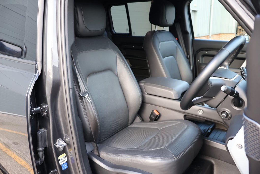 Land Rover Defender 110 D300 HARD TOP X-DYNAMIC HSE  STYLED BY SEEKER WITH A REAR SEAT CONVERSION  16