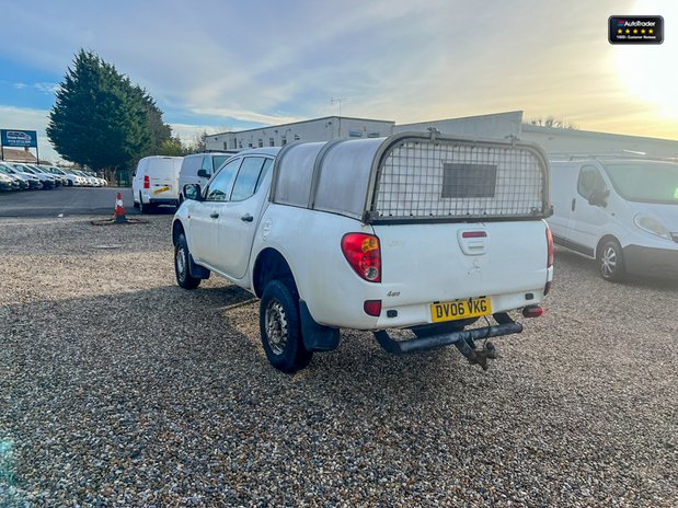 Mitsubishi L200 4Work | 2.5 LT | Double Cab | Cruise Control | NO VAT 8
