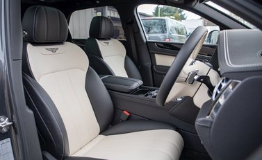 Bentley Bentayga V8 12