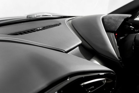 Ferrari 12Cilindri COUPE. HISTORIC PAINTWORK. PASSENGER DISPLAY. LIFT. PANO ROOF. CARBON INT. 70