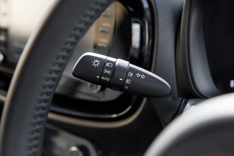 Toyota Aygo X VVT-I EDGE 12