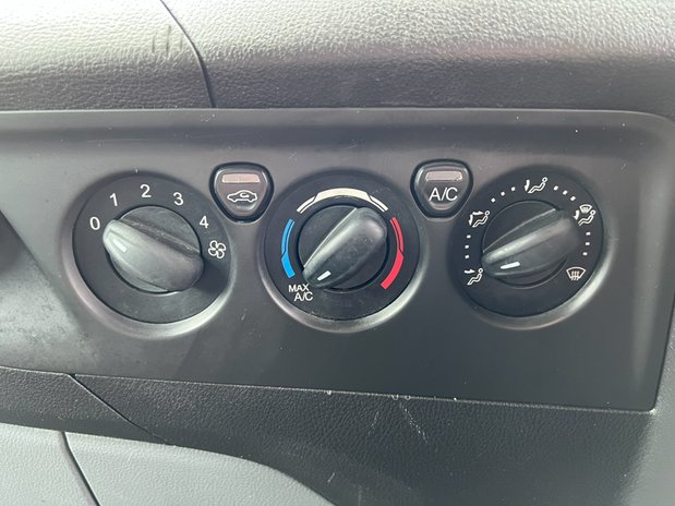 Ford Transit Custom LWB L2H1 290 Limited Air Con Cruise EURO 6 NO VAT 28