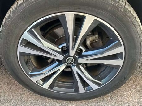 Nissan Qashqai 1.3 DIG-T N-Connecta SUV 5dr Petrol DCT Auto Euro 6 (s/s) (160 ps) 9