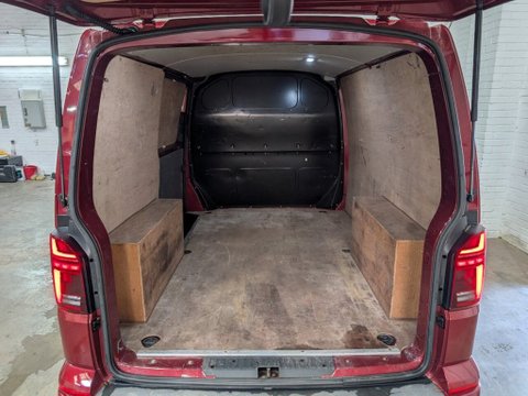 Volkswagen Transporter T28 TDI P/V HIGHLINE 150 DSG 17