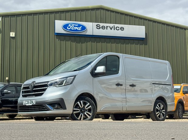 Renault Trafic SWB L1H1 Low Roof Sport LL31 Air Con Alloys Sensors Cam EURO 6 1