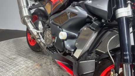 Aprilia RSV TUONO 2005 19K ICONIC STREETFIGHTER NAKED 1000CC NEW MOT 38