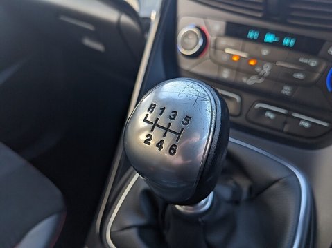 Ford Kuga ST-LINE TDCI 28