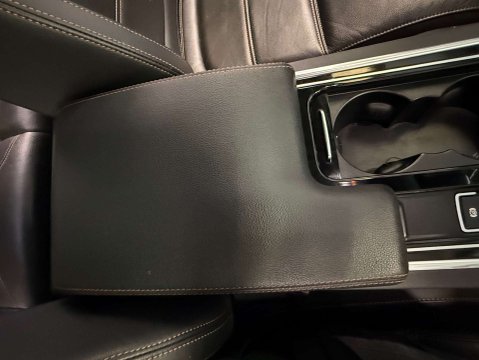 Jaguar XE 2.0 XE Prestige Auto 4dr 33