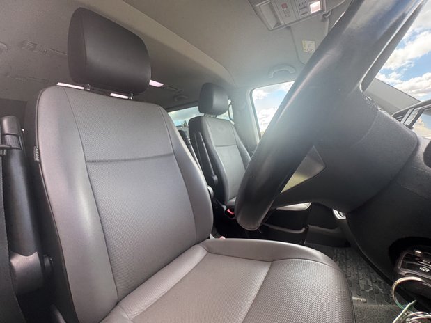 Volkswagen Transporter Shuttle (Sold) 2.0 TDI SE 8 Seater Diesel DSG SWB Euro 6 (s/s) (150 ps) 11
