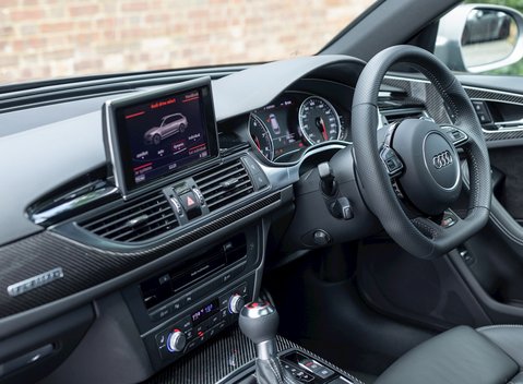 Audi RS6 Avant Performance 17