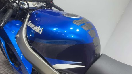 Kawasaki ZX ZX9R 2000 ONLY 6K 1 OWNER RUNNING PROJECT BIKE SPORT BIKE 20