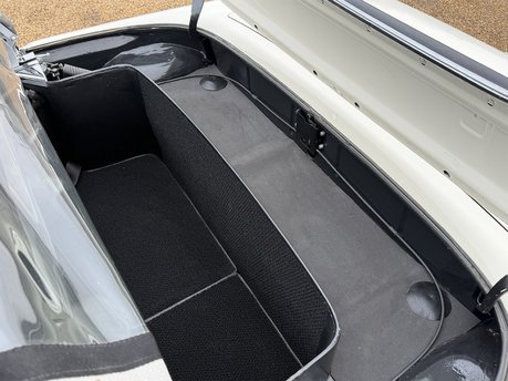 Mercedes-Benz SL Series 230SL Pagoda 68