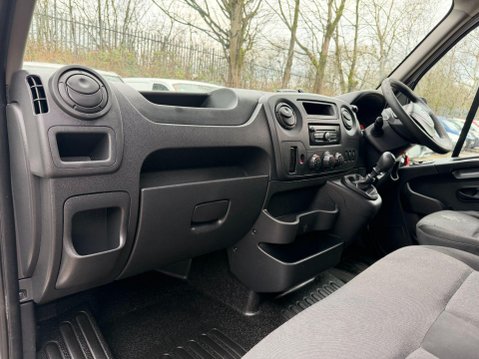 Renault Master 2.3 dCi ENERGY 35 Business Panel Van 5dr Diesel Manual FWD LWB High Roof Eu 38