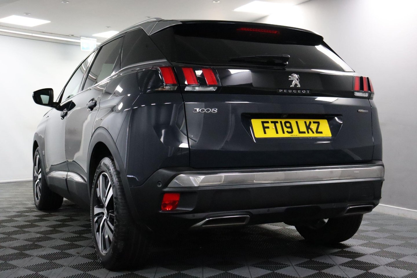 2019 Peugeot 3008 — image 18