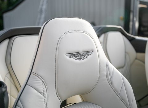 Aston Martin Vanquish S Volante 18