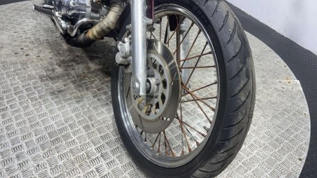 Yamaha XV 400 1995 37k running project bike spares or repair cruiser 400cc 30