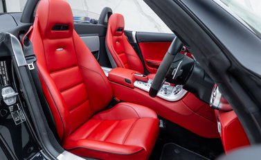 Mercedes-Benz SLS AMG ROADSTER 17