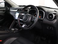 MG ZS TROPHY 5