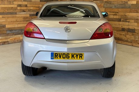 Vauxhall Tigra 1.4i 16v Exclusiv Convertible 2dr Petrol Manual (a/c) (146 g/km, 89 bhp) 4