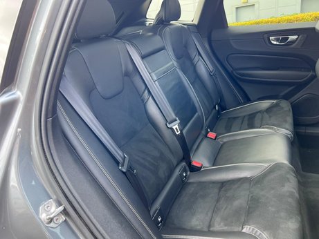 Volvo XC60 2.0 D4 R-Design Pro Auto AWD Euro 6 (s/s) 5dr 32