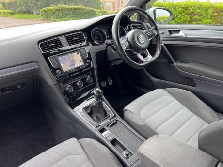 Volkswagen Golf 1.4 TSI BlueMotion Tech ACT R-Line Euro 6 (s/s) 3dr 26