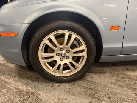 Jaguar S-Type 2.7D V6 4dr 17