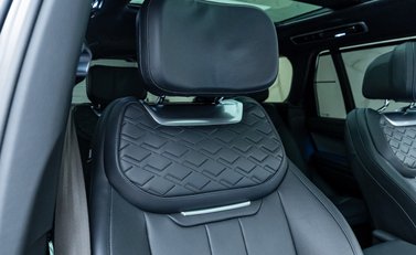 Land Rover Range Rover P530 SV 18